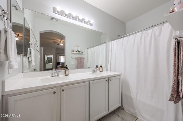 1634 N 77TH Glen, Phoenix, AZ 85035