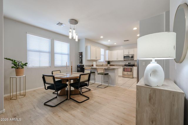 1634 N 77TH Glen, Phoenix, AZ 85035