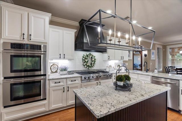 9960 IBERVILLE CV W, Lakeland, TN 38002