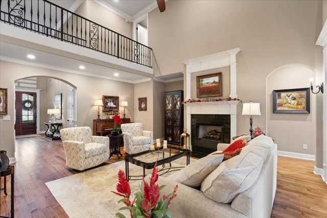 9960 IBERVILLE CV W, Lakeland, TN 38002