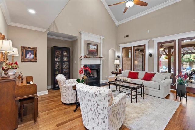 9960 IBERVILLE CV W, Lakeland, TN 38002