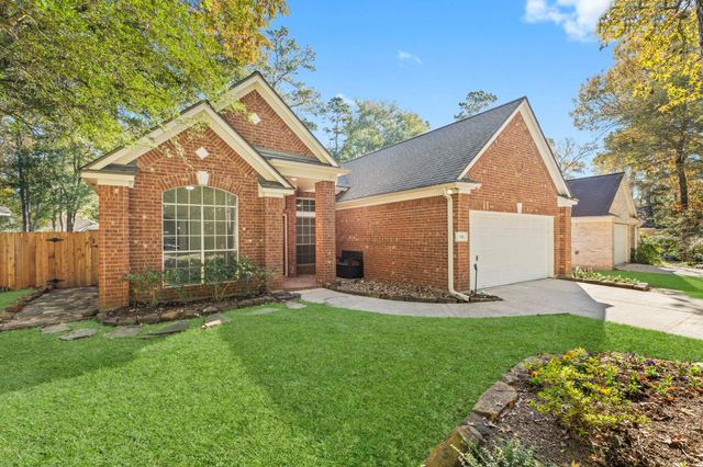 135 S Hollylaurel Circle, The Woodlands, TX 77382