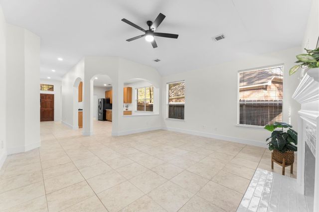 135 S Hollylaurel Circle, The Woodlands, TX 77382