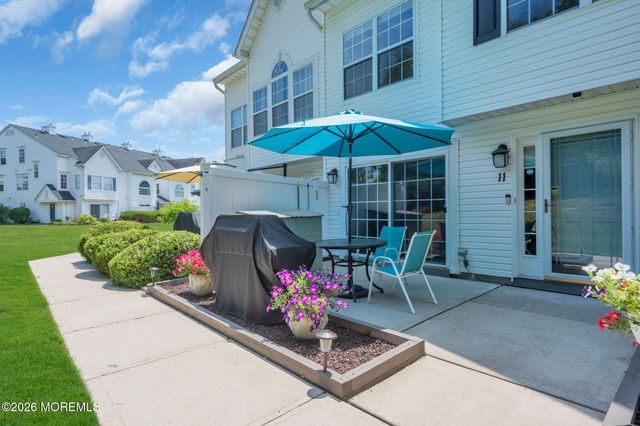 11 Phoenix Court, Tinton Falls, NJ 07712