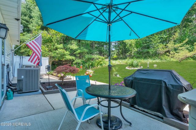 11 Phoenix Court, Tinton Falls, NJ 07712