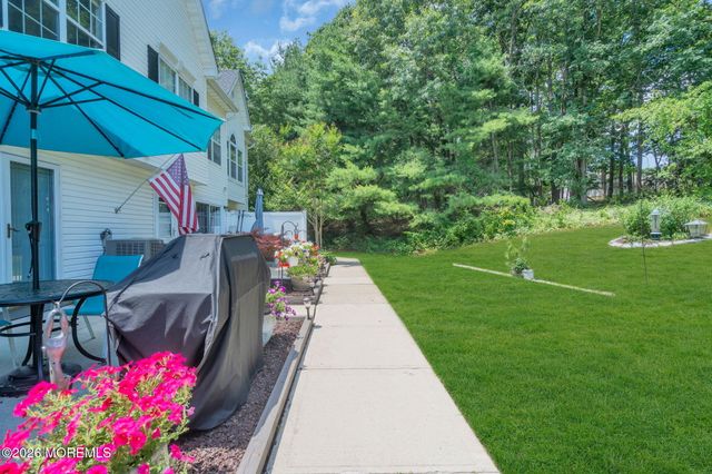 11 Phoenix Court, Tinton Falls, NJ 07712