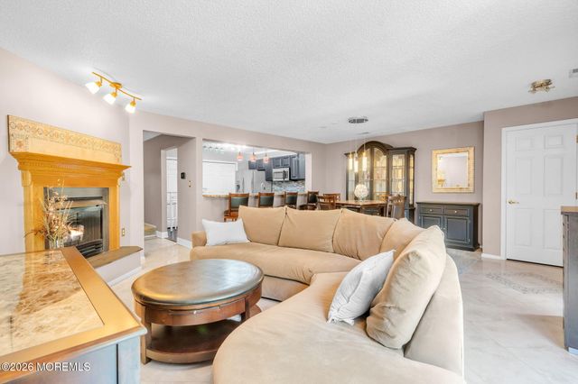 11 Phoenix Court, Tinton Falls, NJ 07712