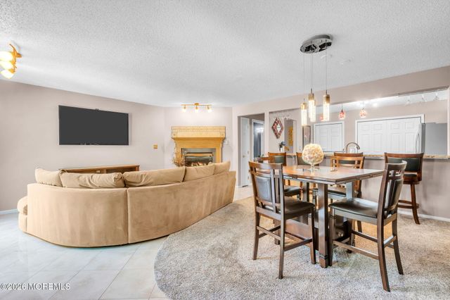11 Phoenix Court, Tinton Falls, NJ 07712