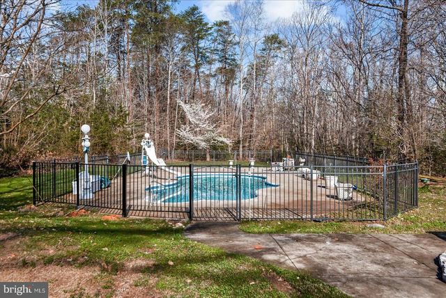 7621 RIVER RD, Fredericksburg, VA 22407