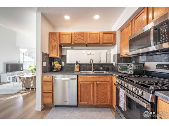 805 Summer Hawk Dr L-L69, Longmont, CO 80504