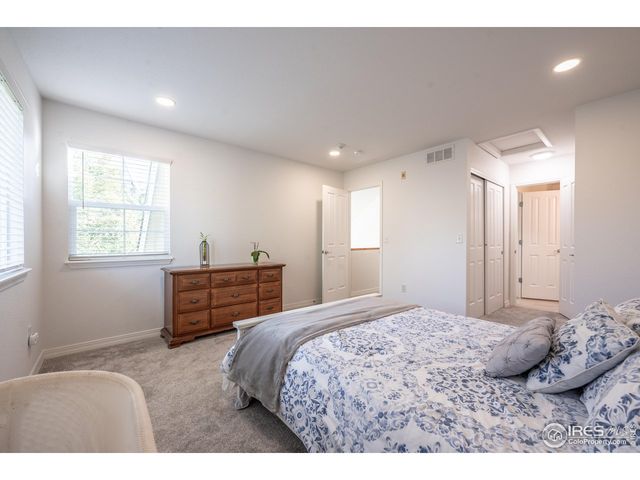 805 Summer Hawk Dr L-L69, Longmont, CO 80504