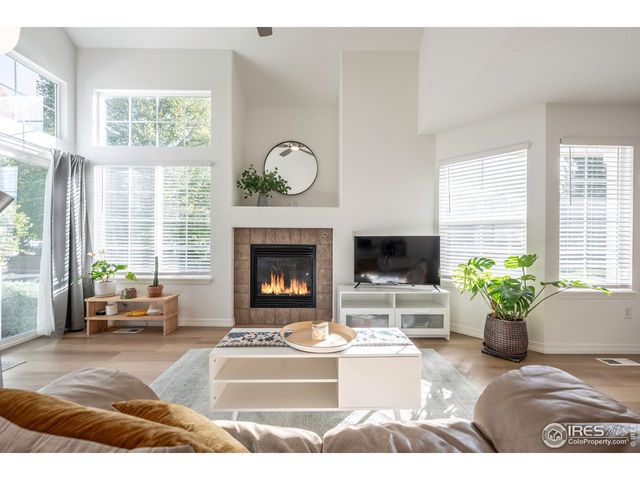 805 Summer Hawk Dr L-L69, Longmont, CO 80504