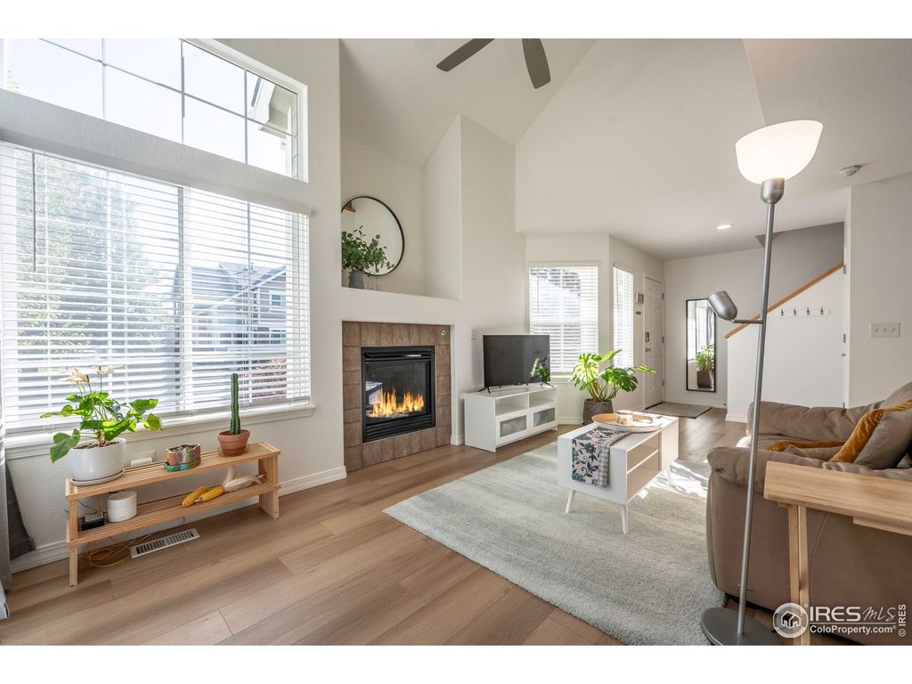 805 Summer Hawk Dr L-L69, Longmont, CO 80504