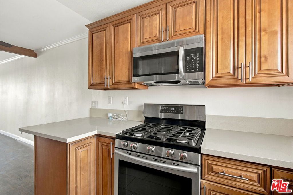 534 E Hazel Street 6, Inglewood, CA 90302 — photo 4