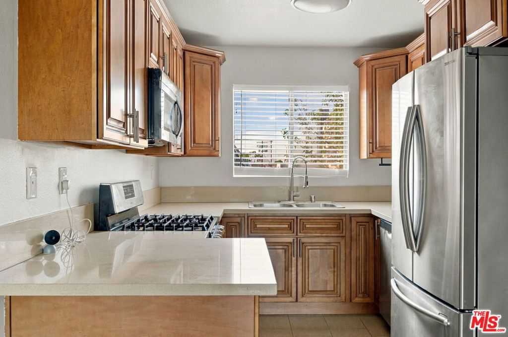534 E Hazel Street 6, Inglewood, CA 90302 — photo 5