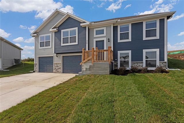 607 Foxglove Lane, Raymore, MO 64083