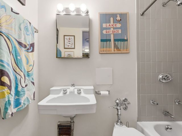 1400 E 55th Place 908S, Chicago, IL 60615