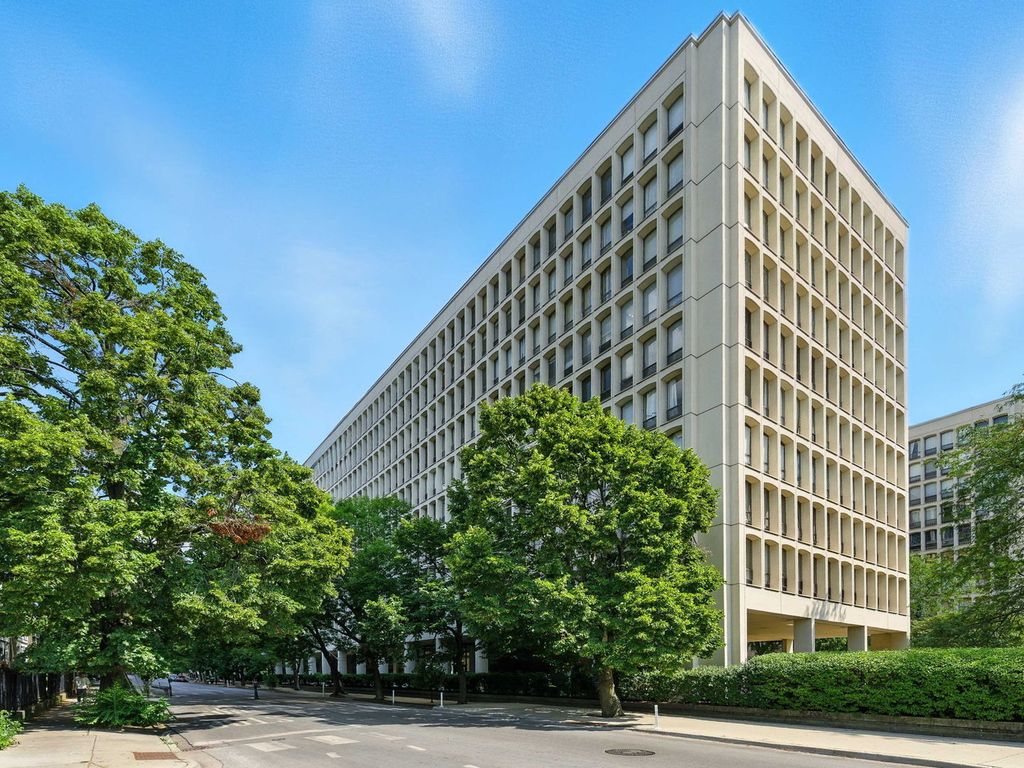 1400 E 55th Place 908S, Chicago, IL 60615