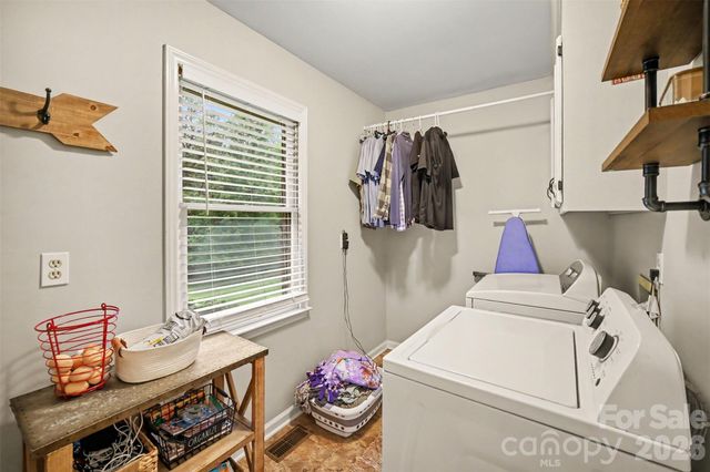 7774 Pharr Mill Road, Harrisburg, NC 28075