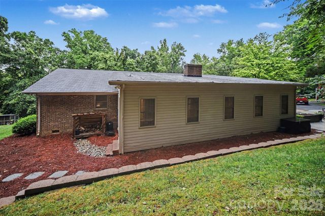 7774 Pharr Mill Road, Harrisburg, NC 28075