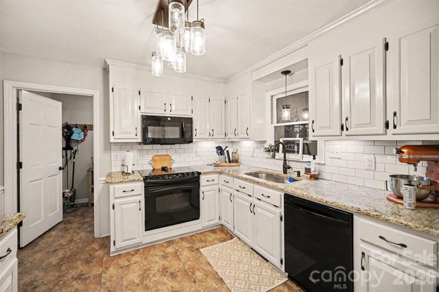 7774 Pharr Mill Road, Harrisburg, NC 28075