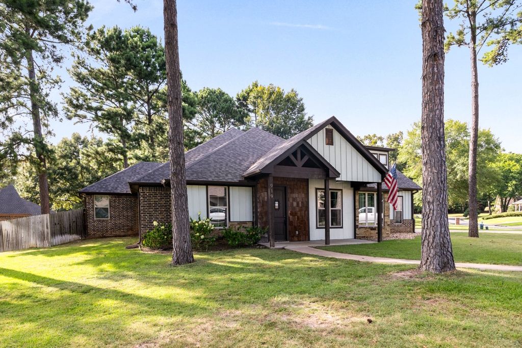 919 Millstone Lane, Chandler, TX 75758