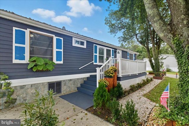 76 PATUXENT MOBILE EST, Lothian, MD 20711