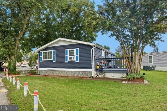 76 PATUXENT MOBILE EST, Lothian, MD 20711