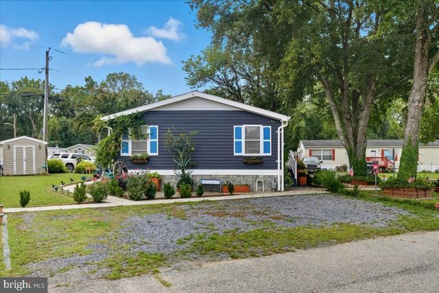 76 PATUXENT MOBILE EST, Lothian, MD 20711