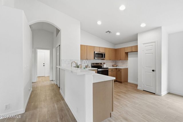 6126 E ROLAND Street, Mesa, AZ 85215