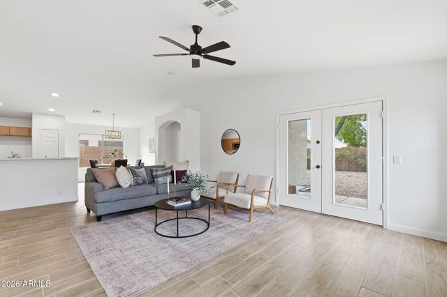 6126 E ROLAND Street, Mesa, AZ 85215