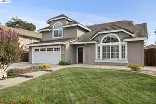 257 Summertree Dr, Livermore, CA 94551