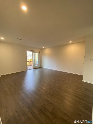 108 Seaside Avenue G, Milford, CT 06460