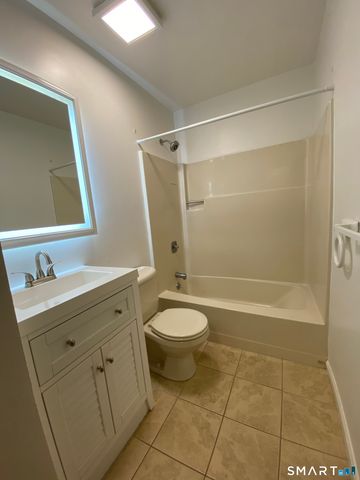 108 Seaside Avenue G, Milford, CT 06460