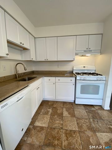108 Seaside Avenue G, Milford, CT 06460