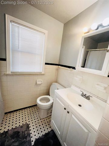 2406 Gold Avenue, Flint, MI 48503