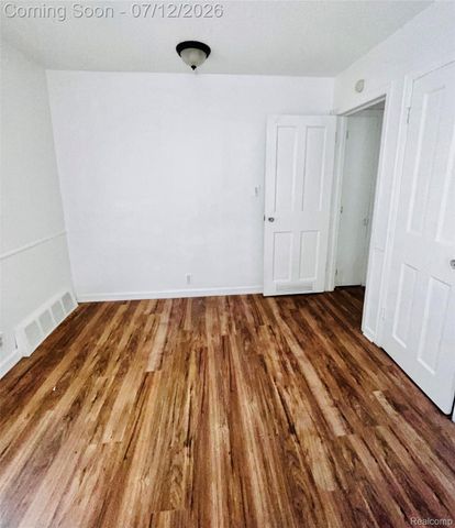 2406 Gold Avenue, Flint, MI 48503