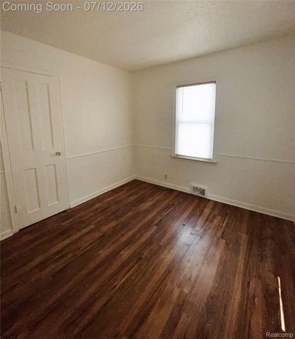 2406 Gold Avenue, Flint, MI 48503