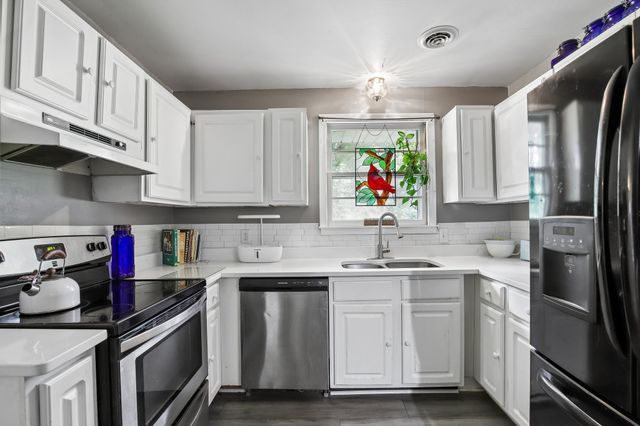1008 Mayes Dr, Greenbrier, TN 37073