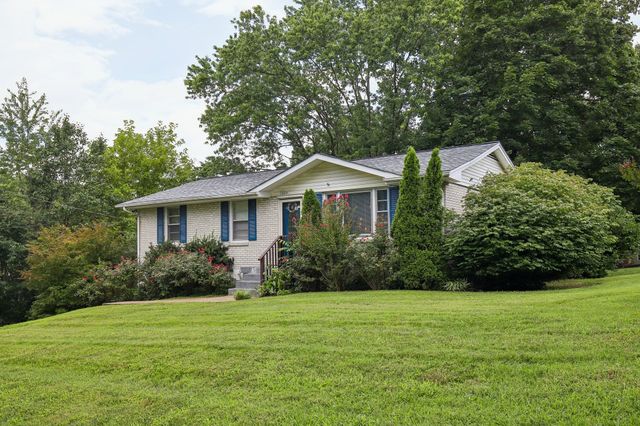 1008 Mayes Dr, Greenbrier, TN 37073