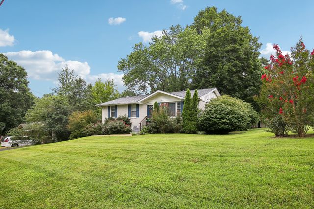 1008 Mayes Dr, Greenbrier, TN 37073