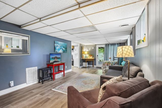 1008 Mayes Dr, Greenbrier, TN 37073