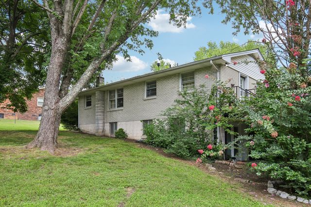 1008 Mayes Dr, Greenbrier, TN 37073