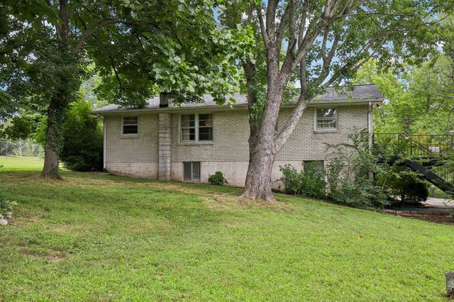 1008 Mayes Dr, Greenbrier, TN 37073