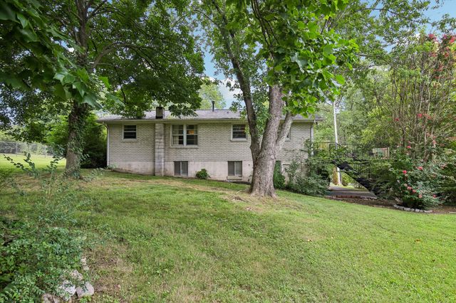1008 Mayes Dr, Greenbrier, TN 37073