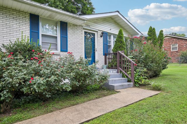 1008 Mayes Dr, Greenbrier, TN 37073