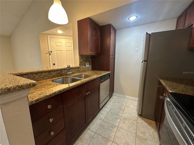 5112 CONROY ROAD 324, Orlando, FL 32811