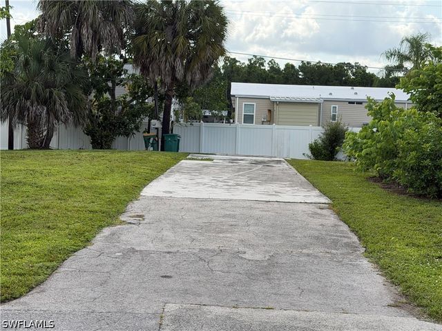 260 Cape Sable DR, Naples, FL 34104