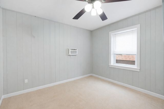 13231 S Buffalo Avenue, Chicago, IL 60633