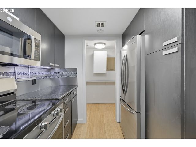 6685 W BURNSIDE St 310, Portland, OR 97210